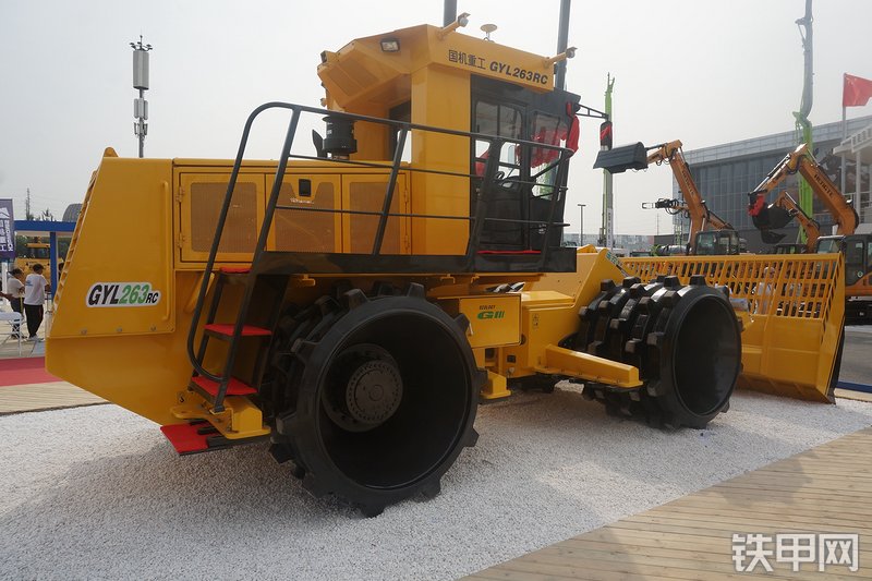 国机重工GYL263RC压路机展会( )