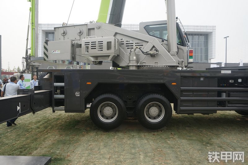 中联重科ZTF550V起重机展会( )