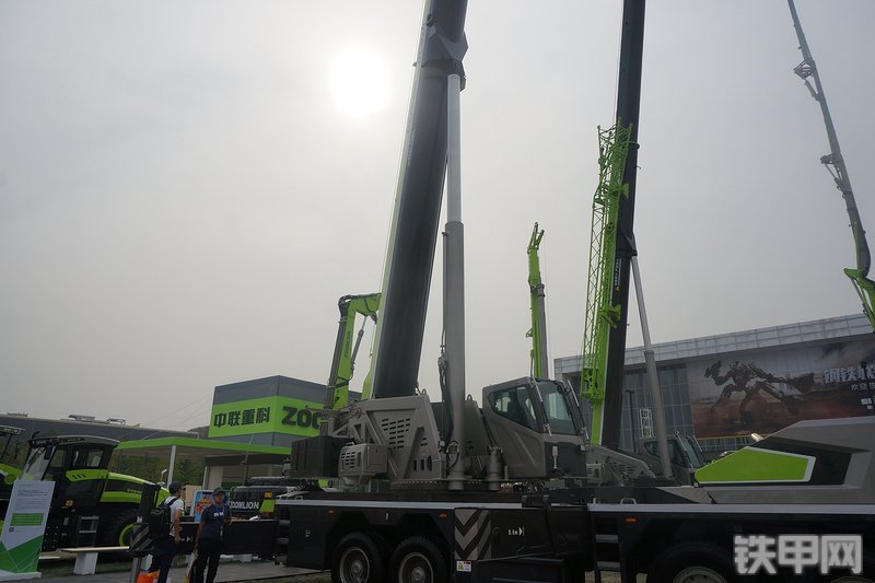 中联重科ZLJ5500JQZ100V起重机展会( )