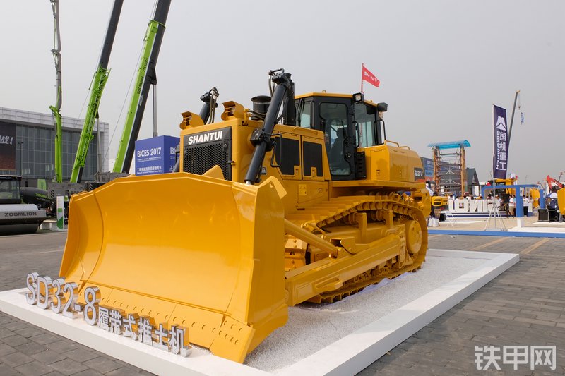 山推SD32-8推土机展会( )