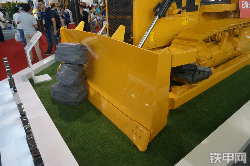 山推SD17推土机展会( )