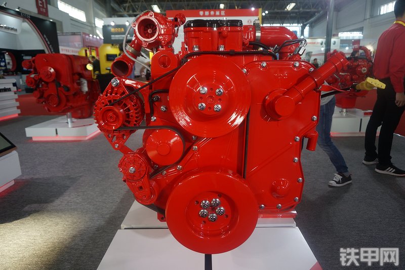 东风康明斯QSL8.9-C325发动机展会( )