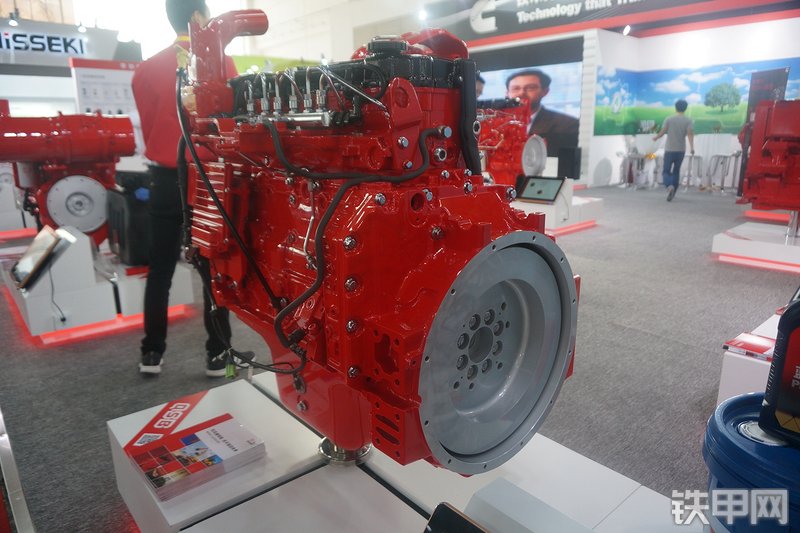 东风康明斯QSB6.7-C130发动机展会( )