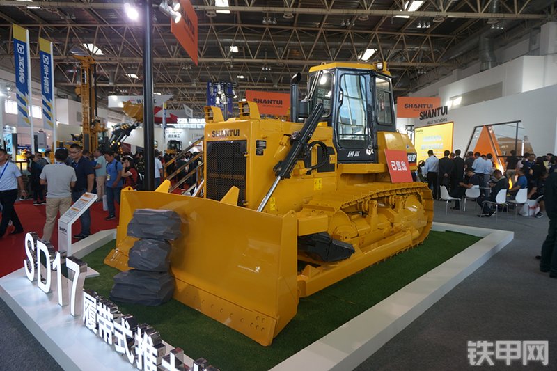 山推SD17推土机展会( )