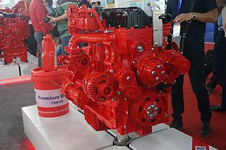 康明斯中国QSF2.8 60涡轮增压发动机展会( )