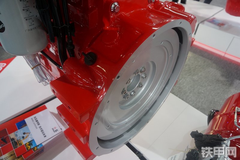 东风康明斯QSL8.9-C220发动机展会( )