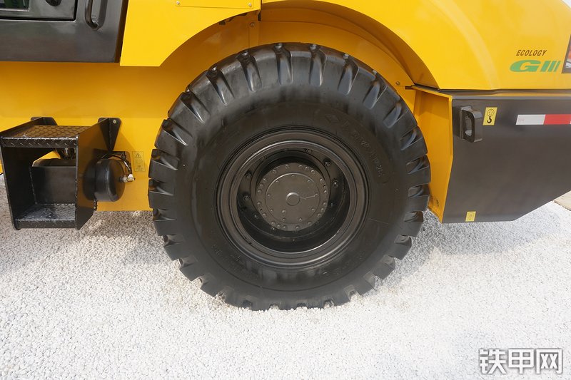 国机重工gys221压路机展会( )