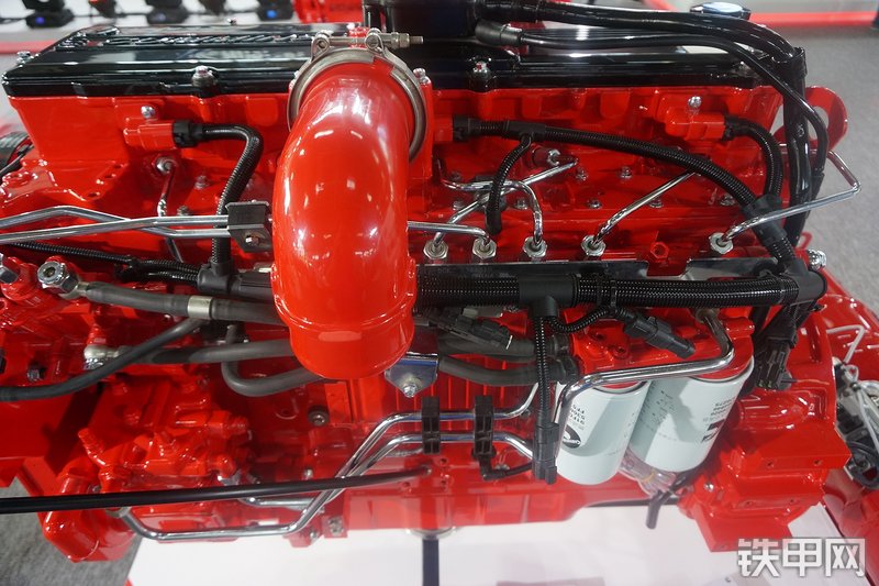 东风康明斯QSL8.9-C325发动机展会( )