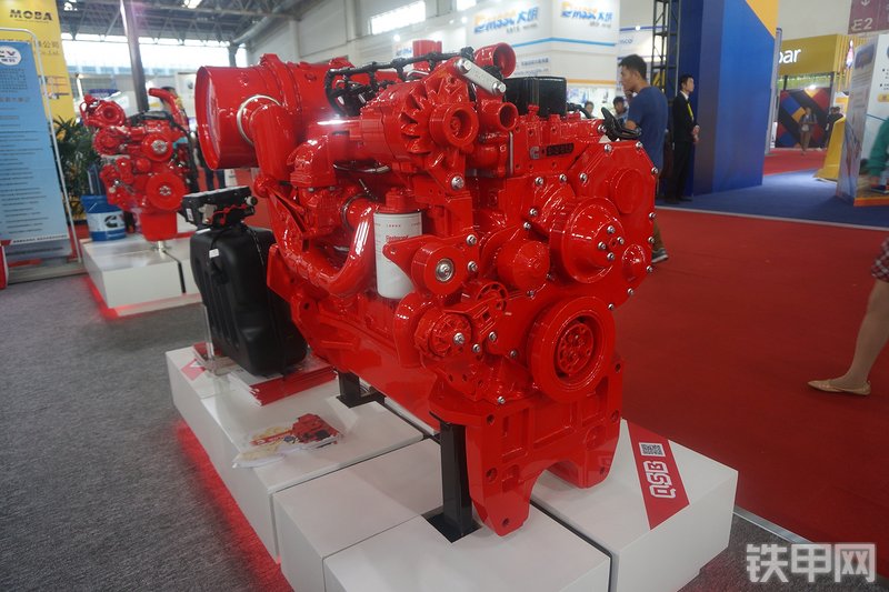 东风康明斯QSB5.9-C210-30发动机展会( )