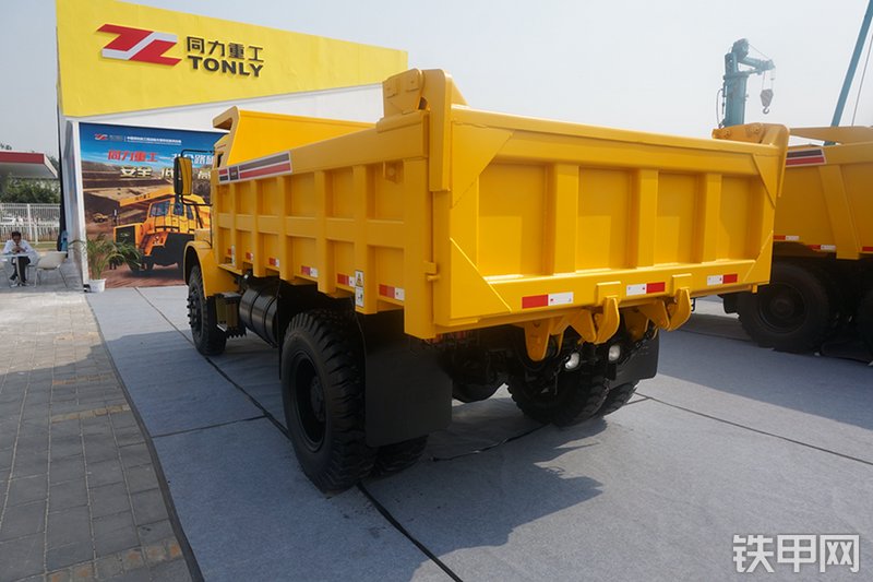 同力TLK190B非公路自卸车展会( )