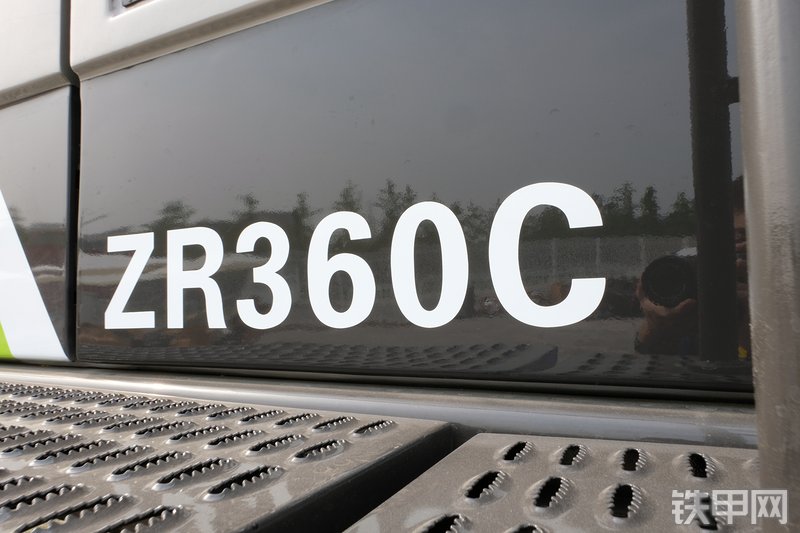 中联重科ZR360C旋挖钻展会( )