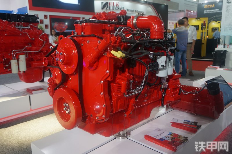 东风康明斯QSL8.9-C280发动机展会( )