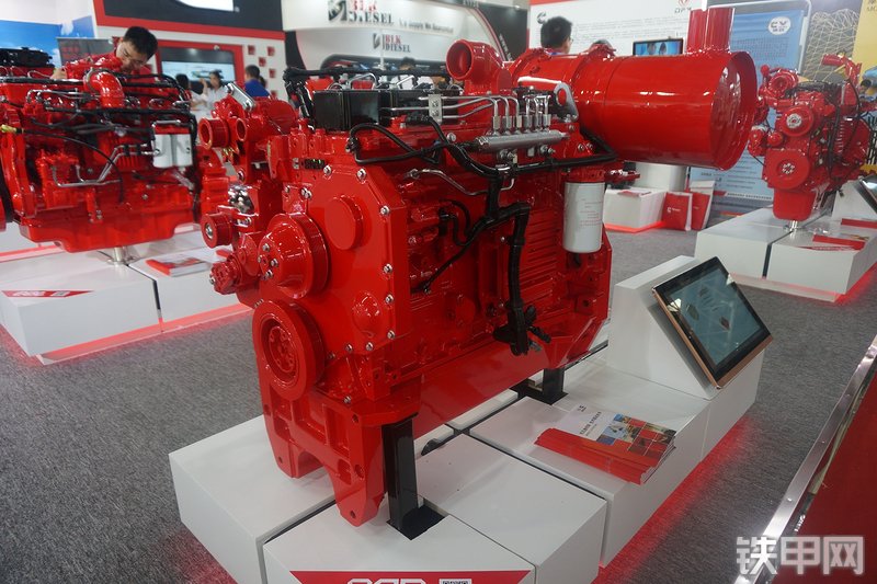 东风康明斯QSB5.9-C180-34发动机展会( )