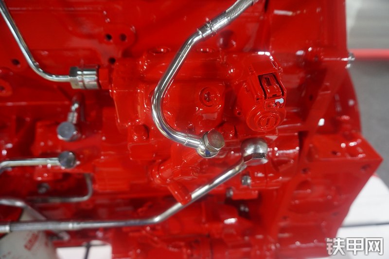 东风康明斯QSZ13-C500发动机展会( )