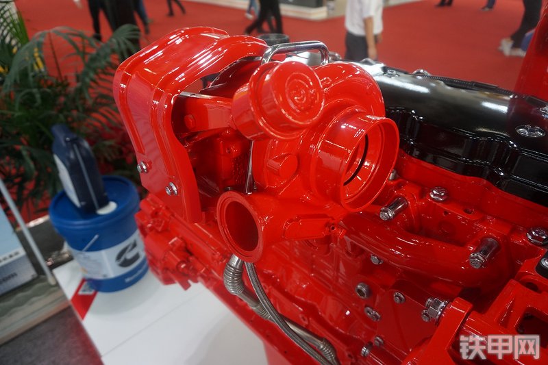 东风康明斯QSB6.7-C220发动机展会( )