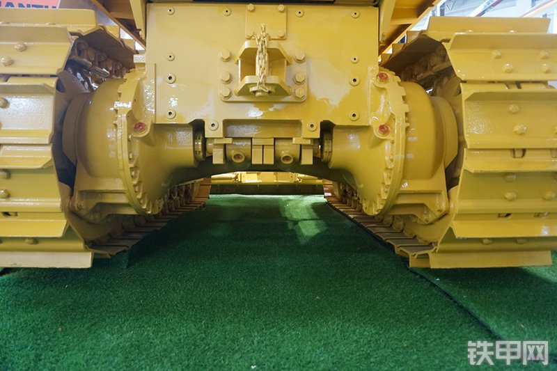 山推SD17推土机展会( )