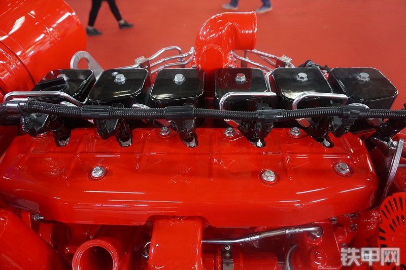 东风康明斯QSB5.9-C210-30发动机展会( )