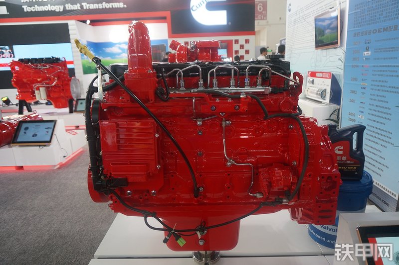 东风康明斯QSB6.7-C260发动机展会( )