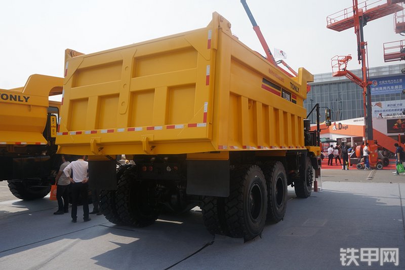 同力TLD90非公路自卸车展会( )