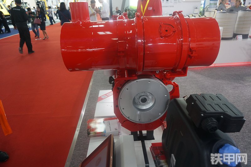 东风康明斯QSB5.9-C210-30发动机展会( )