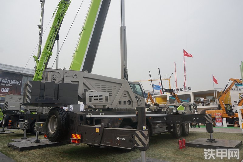 中联重科ZLJ5500JQZ100V起重机展会( )