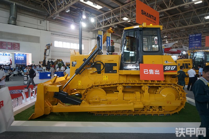 山推SD17推土机展会( )