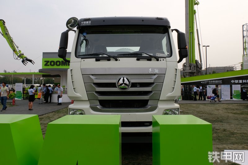 中联重科ZLJ5318GJBHE搅拌运输车展会( )