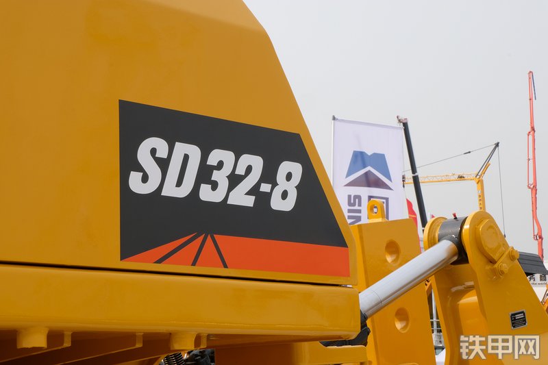 山推SD32-8推土机展会( )
