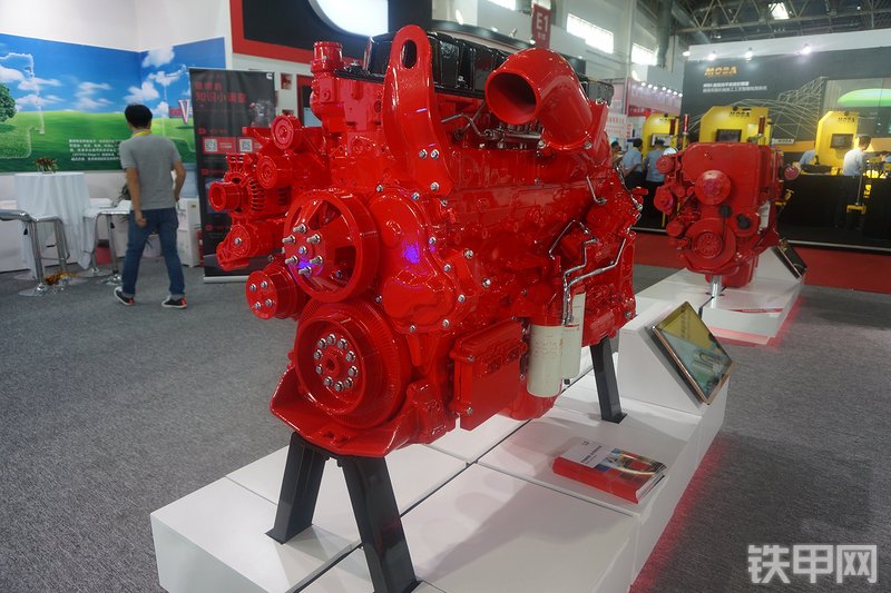 东风康明斯QSZ13-C500发动机展会( )