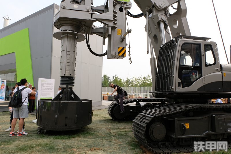 中联重科ZR360C旋挖钻展会( )