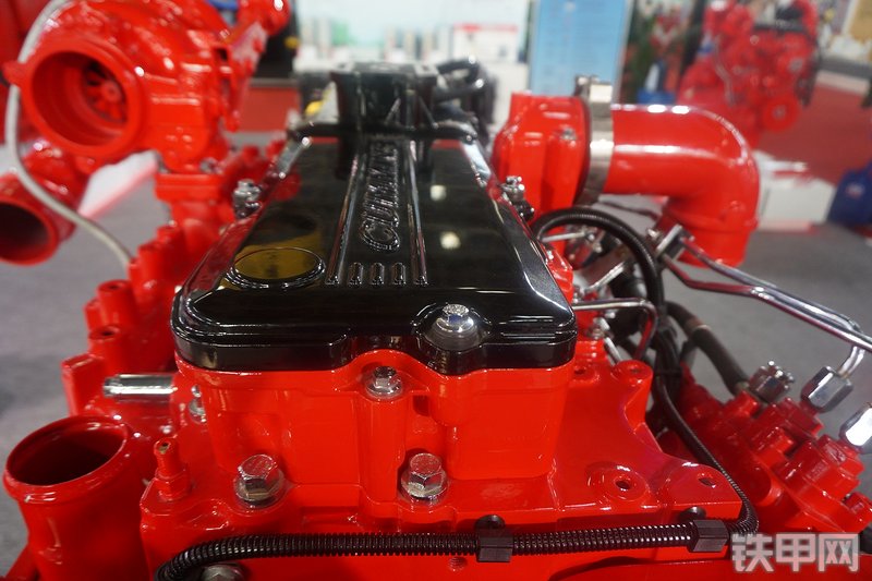 东风康明斯QSL8.9-C360发动机展会( )