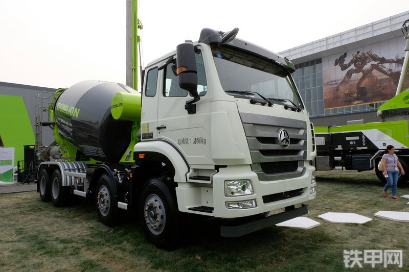 中联重科ZLJ5318GJBHE搅拌运输车展会( )