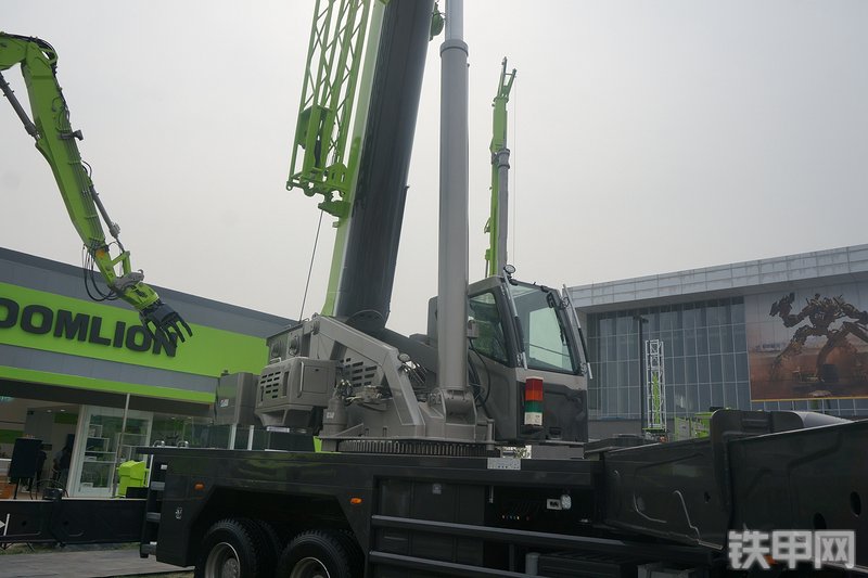 中联重科ZTF550V起重机展会( )
