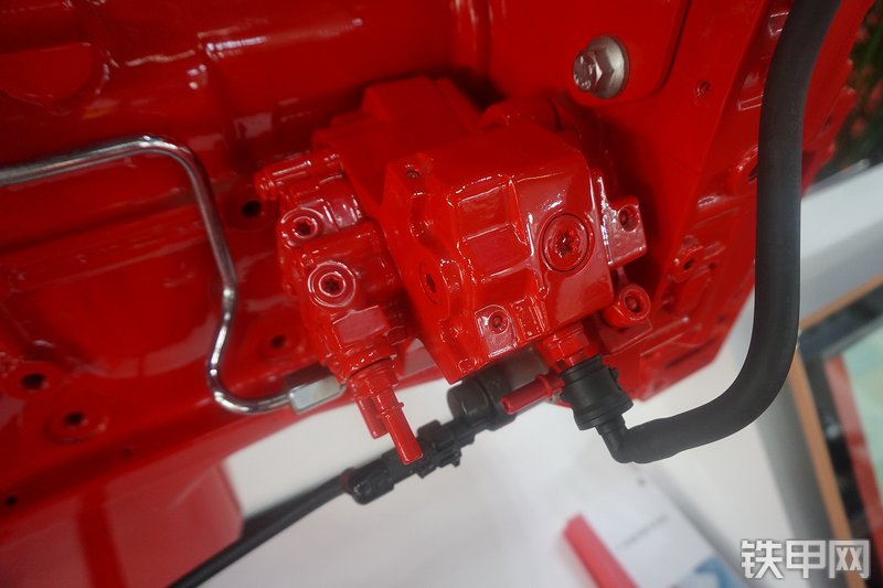 东风康明斯QSB6.7-C140发动机展会( )