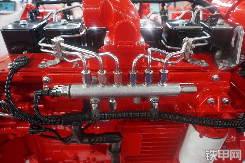 东风康明斯QSB5.9-C170-30发动机展会( )