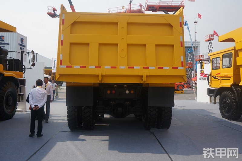 同力TLD90非公路自卸车展会( )