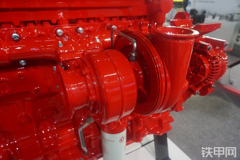 东风康明斯QSZ13-C525发动机展会( )