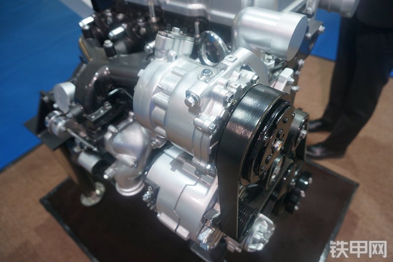 上柴SC4H80发动机展会( )