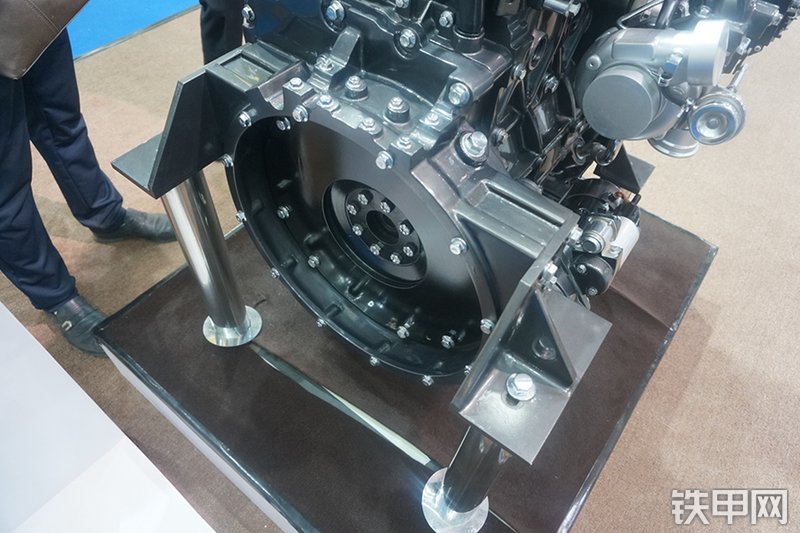 上柴SC4H110.1发动机展会( )