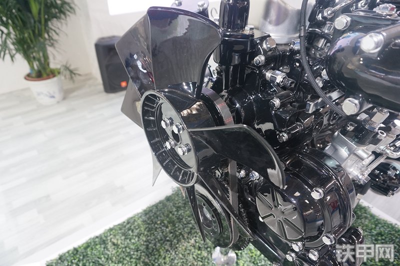 锡柴4DW81-37发动机展会( )