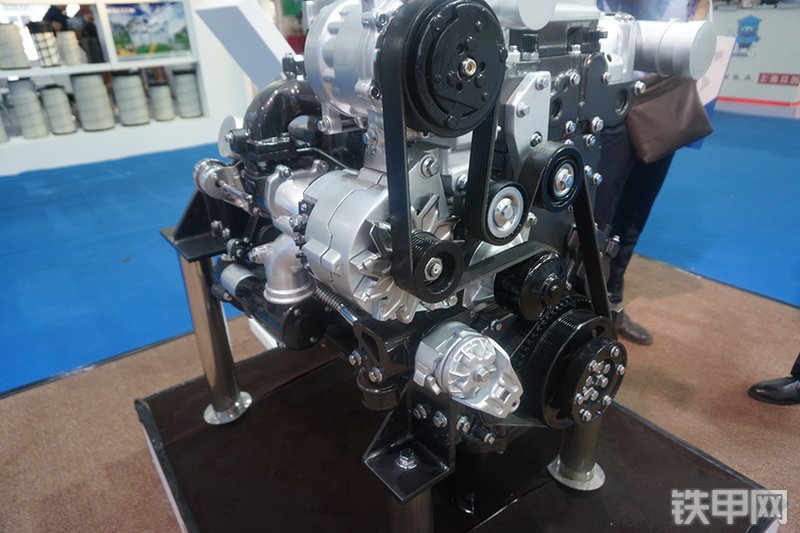 上柴SC4H125发动机展会( )