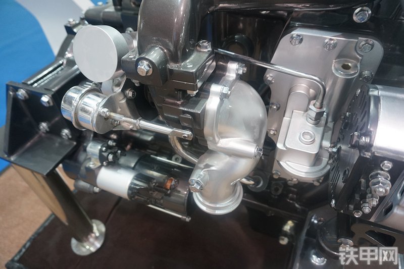 上柴SC4H130发动机展会( )