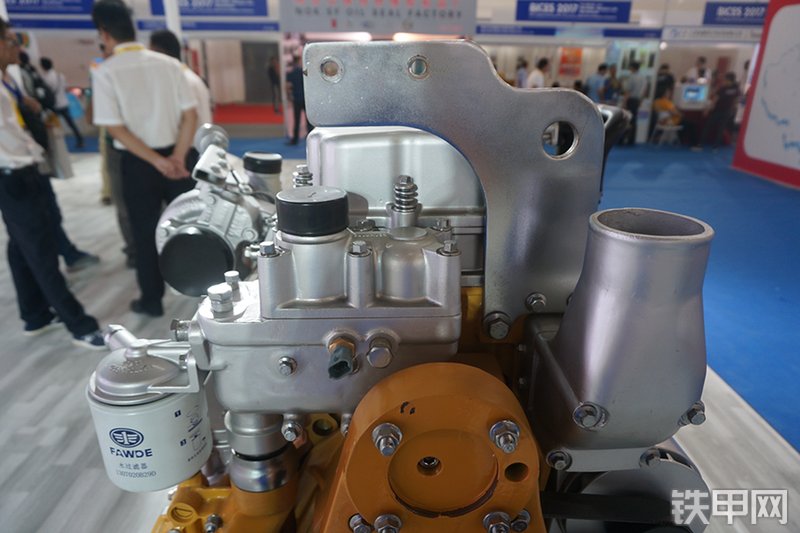 锡柴6DL2-30GG3U发动机展会( )