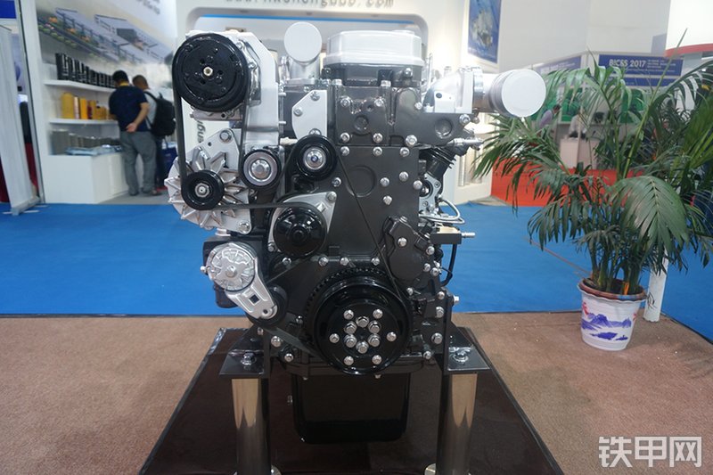 上柴SC4H115.1发动机展会( )