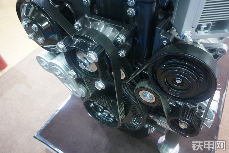 上柴SC10E320发动机展会( )