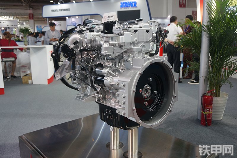 五十铃4JJ1X发动机展会( )