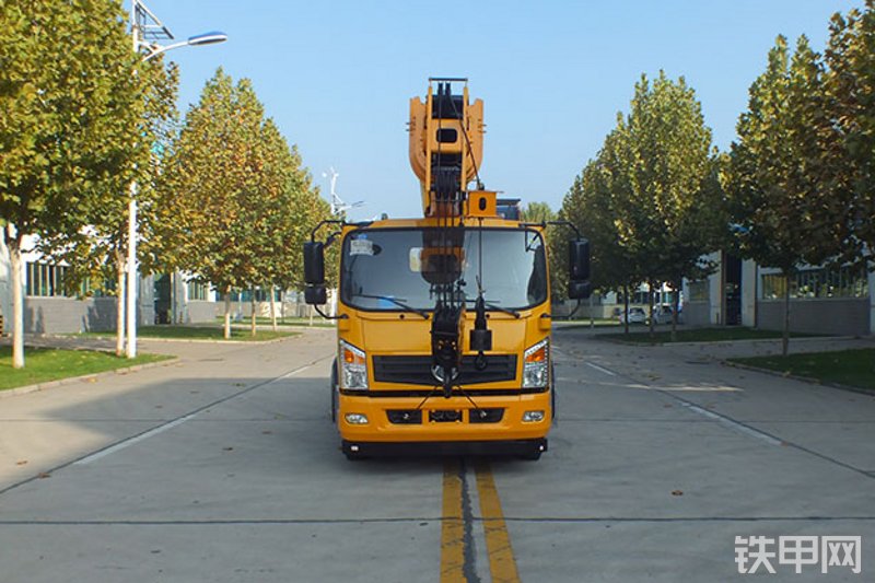 森源重工森源重工10吨东风底盘起重机起重机整机外观