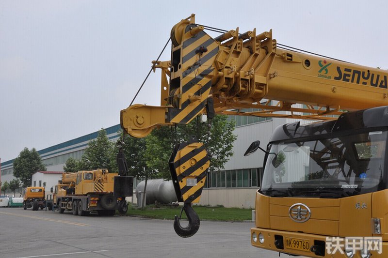 森源重工森源重工16吨东风底盘起重机起重机局部