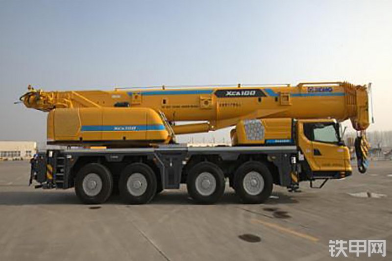 徐工XCA100起重机整机外观