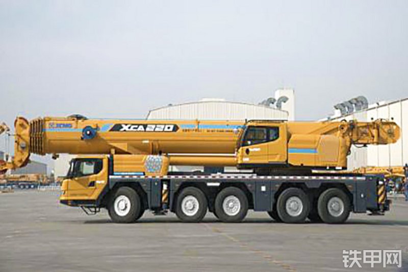 徐工XCA220起重机整机外观